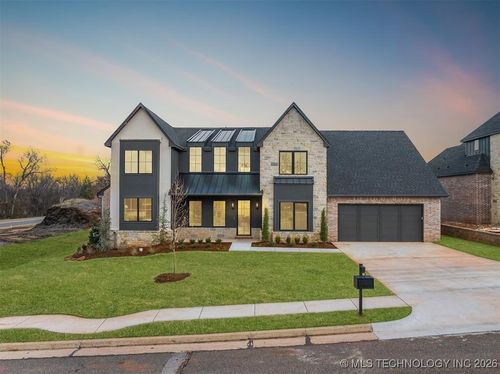 3100 Fountain Creek Dr, Edmond, OK, 73034-6084 | Card Image