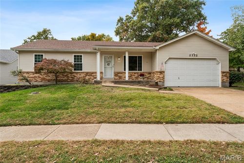 2772 Flameglow Drive, Oakville, MO, 63129 | Card Image
