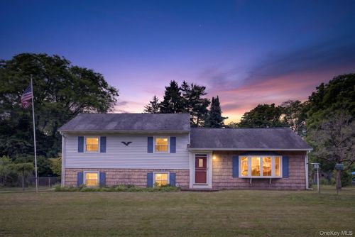 20 Hudson Dr, New Windsor, NY, 12553-7427 | Card Image