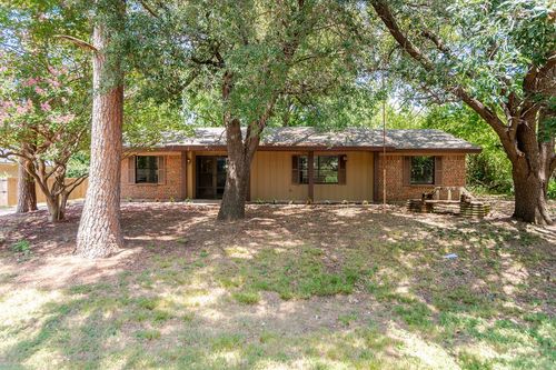 611 Cain St, Lake Dallas, TX, 75065-2811 | Card Image