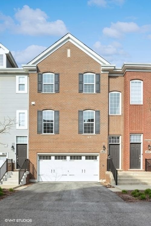 813 Paisley Ct, Naperville, IL, 60540-6203 | Card Image
