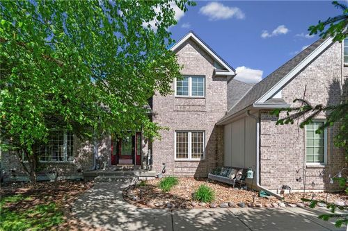 15733 Pine Cir, Basehor, KS, 66007-3408 | Card Image