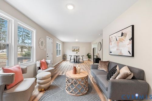 1989 Cox Rd, Blackstone, VA, 23824-3014 | Card Image