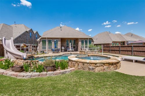 412 Dominion Dr, Euless, TX, 76039-1217 | Card Image