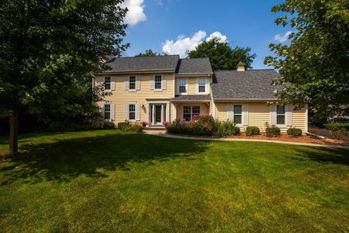N31W23244 Green Road, Pewaukee, WI, 53072 | Card Image