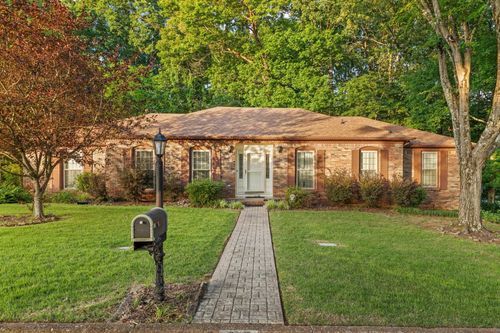 502 Robinhood Dr, Florence, AL, 35633-1621 | Card Image
