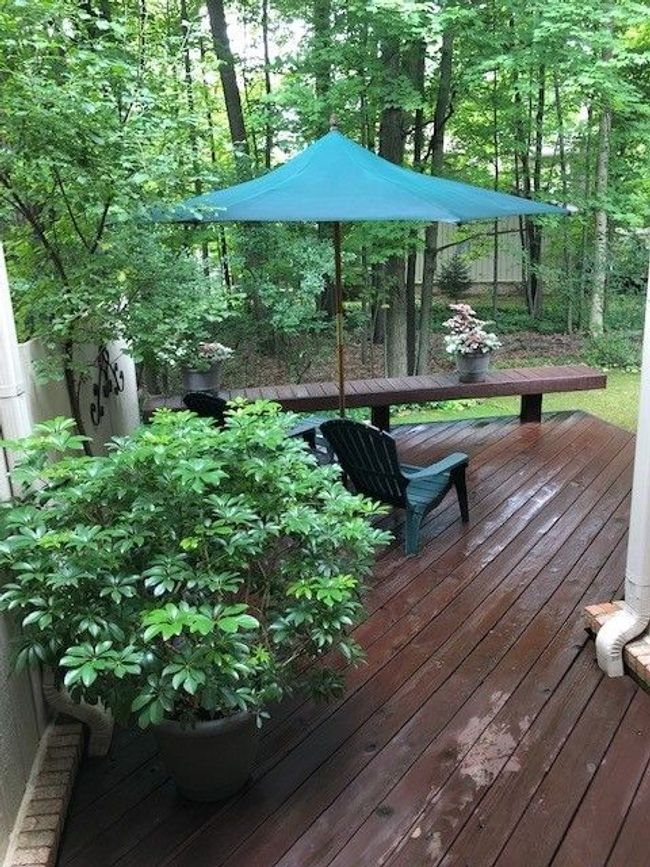 Rear deck for additional relaxing area | Image 11