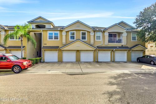 107-7051 Deer Lodge Cir, JACKSONVILLE, FL, 32256-8522 | Card Image