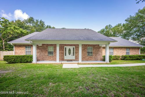 13813 Puerto Dr, Ocean Springs, MS, 39564-2594 | Card Image