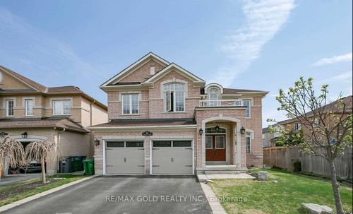 26 Hellyer Ave, Brampton, ON, L6Y0M3 | Card Image