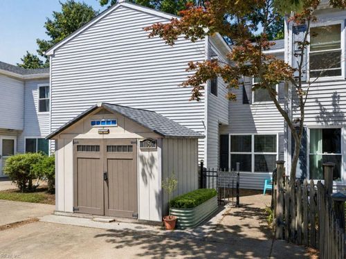 1056 Coastaway Dr, Virginia Beach, VA, 23451-5120 | Card Image