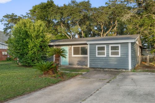 19 Eglin St, Fort Walton Beach, FL, 32547-2703 | Card Image