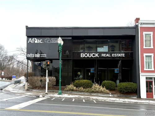 32 E Genesee St, Auburn, NY, 13021-4278 | Card Image