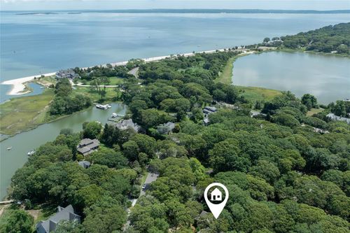 2860 Pine Tree Rd, Cutchogue, NY, 11935-1579 | Card Image