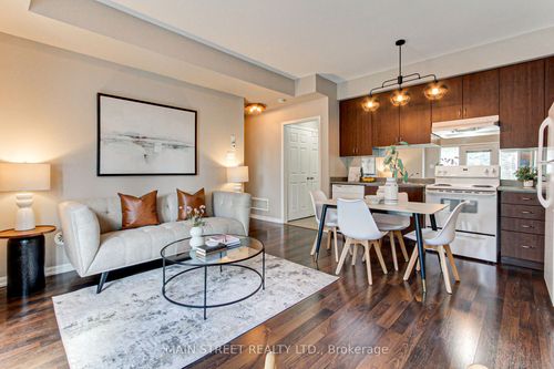 15949 Bayview Ave, Aurora, ON, L4G0S3 | Card Image