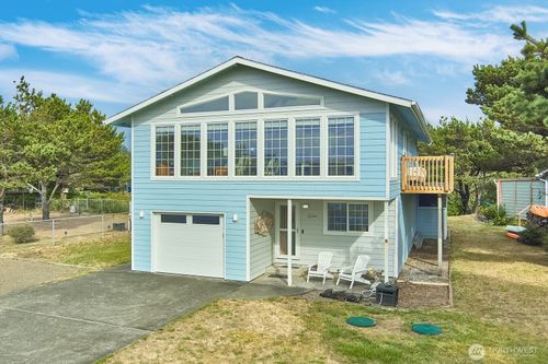 32208 G St, Ocean Park, WA, 98640-5470 | Card Image