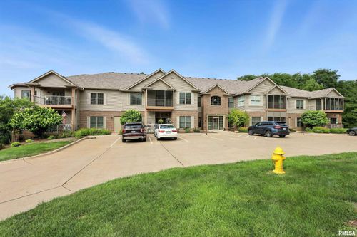 5a-1227 Kimberly Rd, Bettendorf, IA, 52722-4024 | Card Image