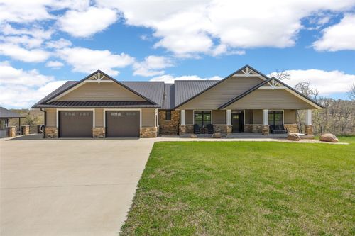 20649 Kayak Ct, Manchester, IA, 52057-8595 | Card Image