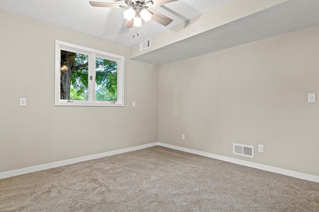 lower level bedroom $4 | Image 19