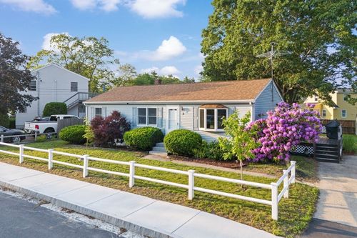3 Gove Ln, Salisbury, MA, 01952-2039 | Card Image