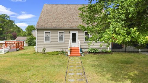 55 John St, Acushnet, MA, 02743-2379 | Card Image