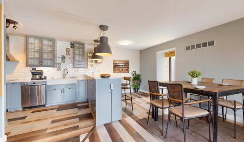 a1601-15 S 1st St, Minneapolis, MN, 55401-1800 | Card Image