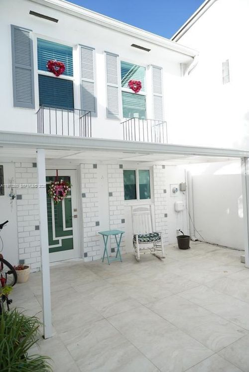 0-1389 W 71st St, Hialeah, FL, 33014 | Card Image