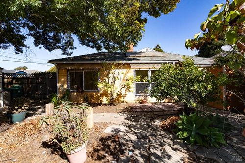 5001 Garvin Ave, Richmond, CA, 94805-1432 | Card Image