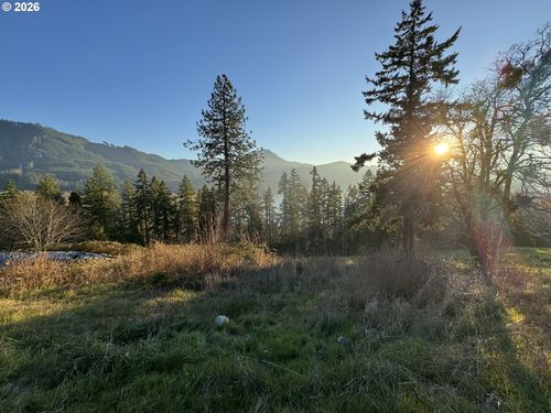 580 Sunridge Ln, Lowell, OR, 97452-9401 | Card Image