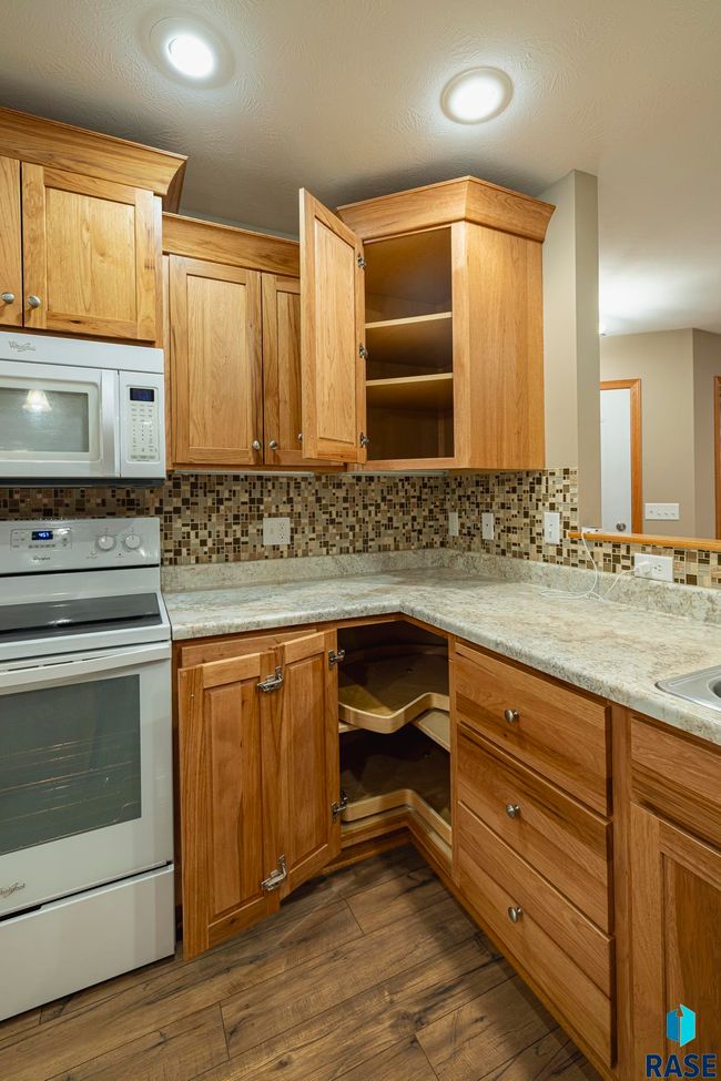 284 7th St, Townhouse with 2 bedrooms, 2 bathrooms and null parking in Westbrook MN | Image 10
