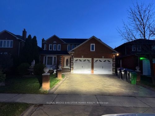 4562 Penhallow Rd, Mississauga, ON, L5V1E8 | Card Image