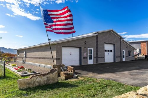 1801 Sun Ave, Livingston, MT, 59047-1950 | Card Image