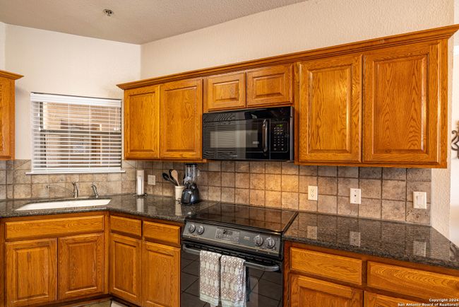 UNIT-111 - 20 Tapatio Dr E, Condo with 2 bedrooms, 2 bathrooms and null parking in Boerne TX | Image 12