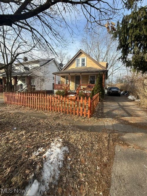 3840 E 142nd St, Cleveland, OH, 44128-1009 | Card Image