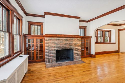 2817 Golden Valley Rd, Minneapolis, MN, 55411-2811 | Card Image