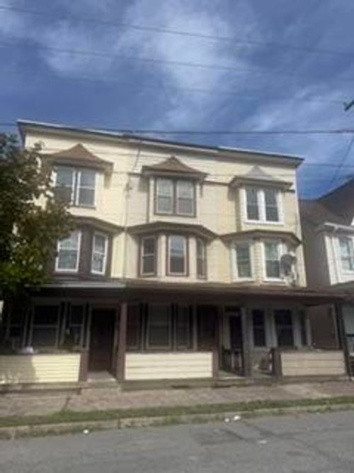 21 W Bertsch St, Lansford, PA, 18232-1906 | Card Image