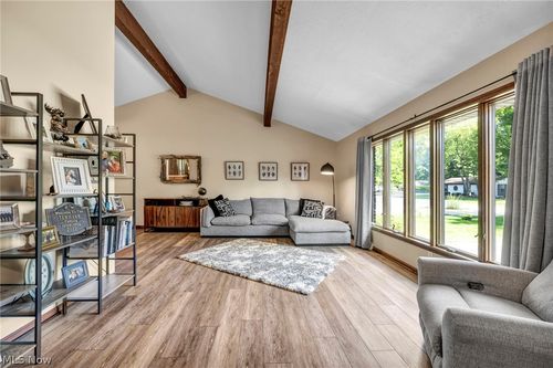 27020 Sleepy Hollow Dr, Westlake, OH, 44145-3241 | Card Image