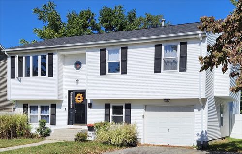 10 Sadler St, North Providence, RI, 02911-2712 | Card Image