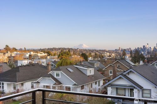 1004 N 48th St, Seattle, WA, 98103-6622 | Card Image