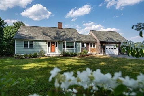 152 Amesbury Rd, Kensington, NH, 03833-6723 | Card Image