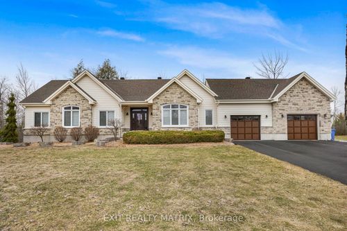 58 De La Seigneurie St, L'orignal, ON, K0B1K0 | Card Image