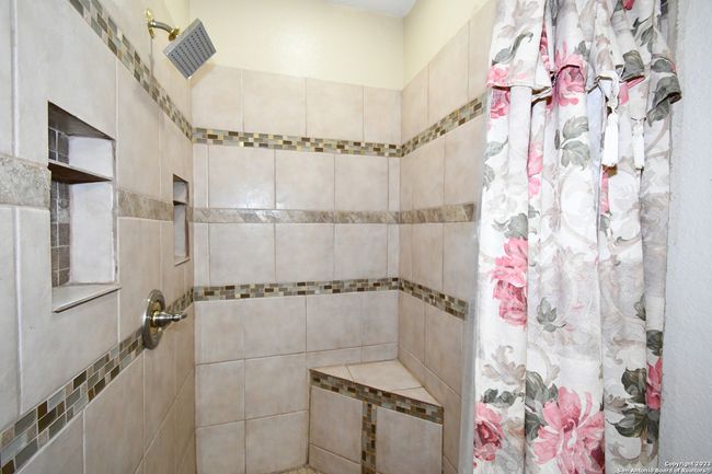 8389 E Loop 1604 S, House other with 5 bedrooms, 5 bathrooms and null parking in Adkins TX | Image 49