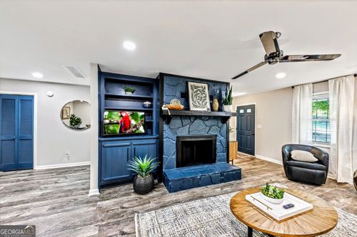 527 Charing Cross Dr, Marietta, GA, 30066-2556 | Card Image