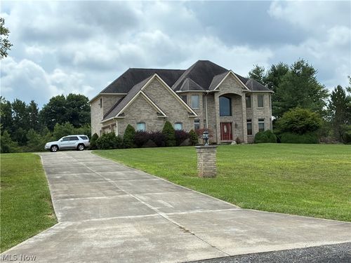 5168 Roxanne Ln, Brunswick, OH, 44212-1091 | Card Image