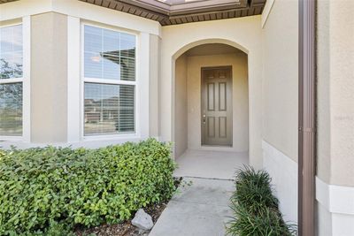 9725 Rally Spring Loop, House other with 3 bedrooms, 2 bathrooms and null parking in Wesley Chapel FL | Image 3