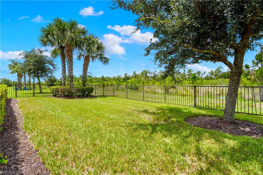 Residential in ESTERO 5