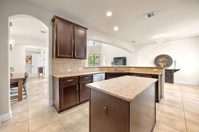 106 Tonkawa Trl W, House other with 4 bedrooms, 4 bathrooms and 6 parking in Austin TX | Image 13