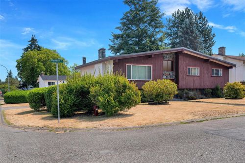 4333 Ramsay Pl, Victoria, BC, V8N4Y8 | Card Image
