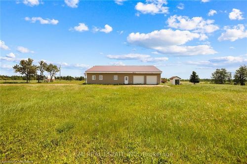 1632 Conc 2-3 Road, Cochrane, ON, P0L1C0 | Card Image