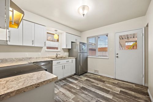 4644 Union St, Burnaby, BC, V5C2Y3 | Card Image